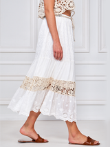 Fustă damă elegantă din dantelă ajur și croșetată și curea- Alb ivoire/ Bej