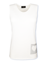 Bluză damă tricotată fin crem cu ornament inimă pe buzunar