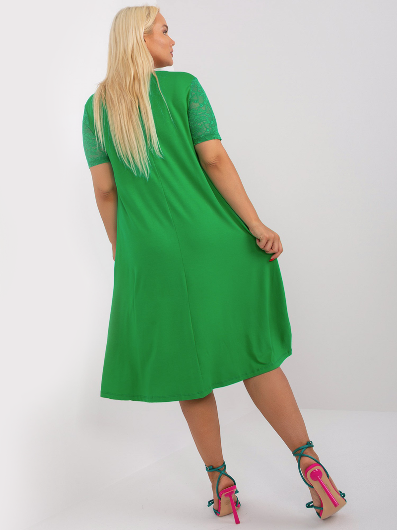 Rochie damă Plus Size asimetrică cu mâneci din dantelă- Verde